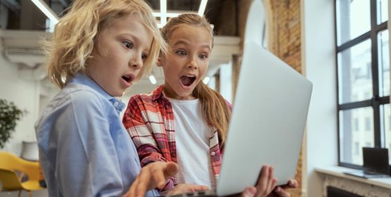 Das lernen Kinder in dem neuen Schulfach „Digitale Welt“